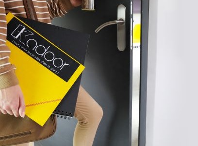 Kadoor: σύστημα ανοίγματος πόρτας με το πόδι