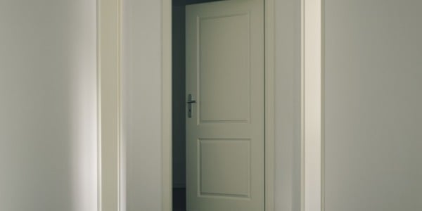 Φορά πόρτας: προς τα πού ανοίγει μια πόρτα;
